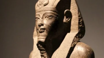 أنوف مكسورة.. كشف الأسباب الحقيقية لتلف التماثيل الفرعونية عبر العصور